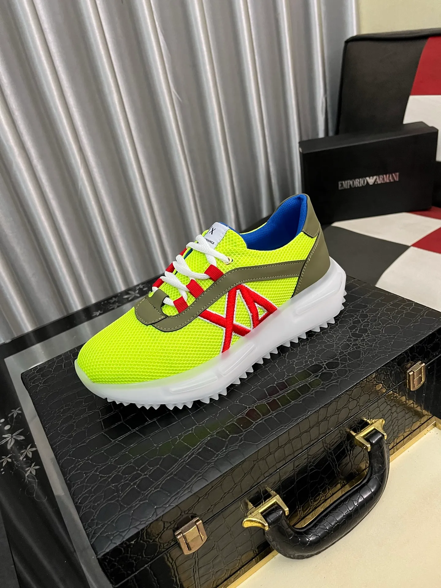 Men's Men's Shoes💰458⌚️⌚️Dior unique modern style sneakers. Counter purchasing 🏃casual leather shoes😍😍 original cowhide leather imported from Italy (refuses to discolor and grind feet) soles: original soles specially provided by the original factory, super cool😍 lace up and walk with wind👍 style design ⚠️ super comfortable and wear-resistant original soles. Just like shooting the real thing 🎬The real thing is better Code number: 38-443️⃣Colors available